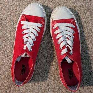 Women's Size 6 Sneakers